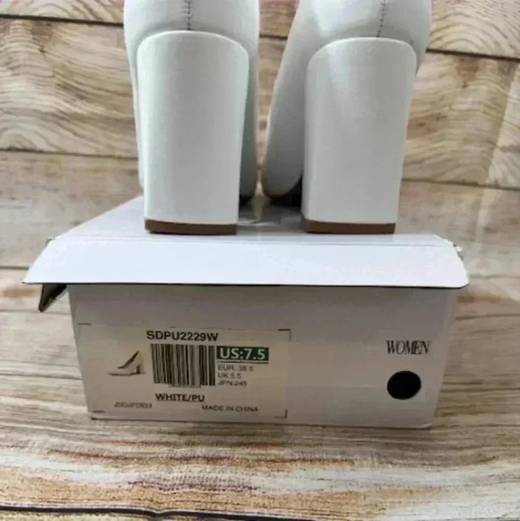 Dream Pairs Women's Heels size 7.5 - Picture 3 of 5